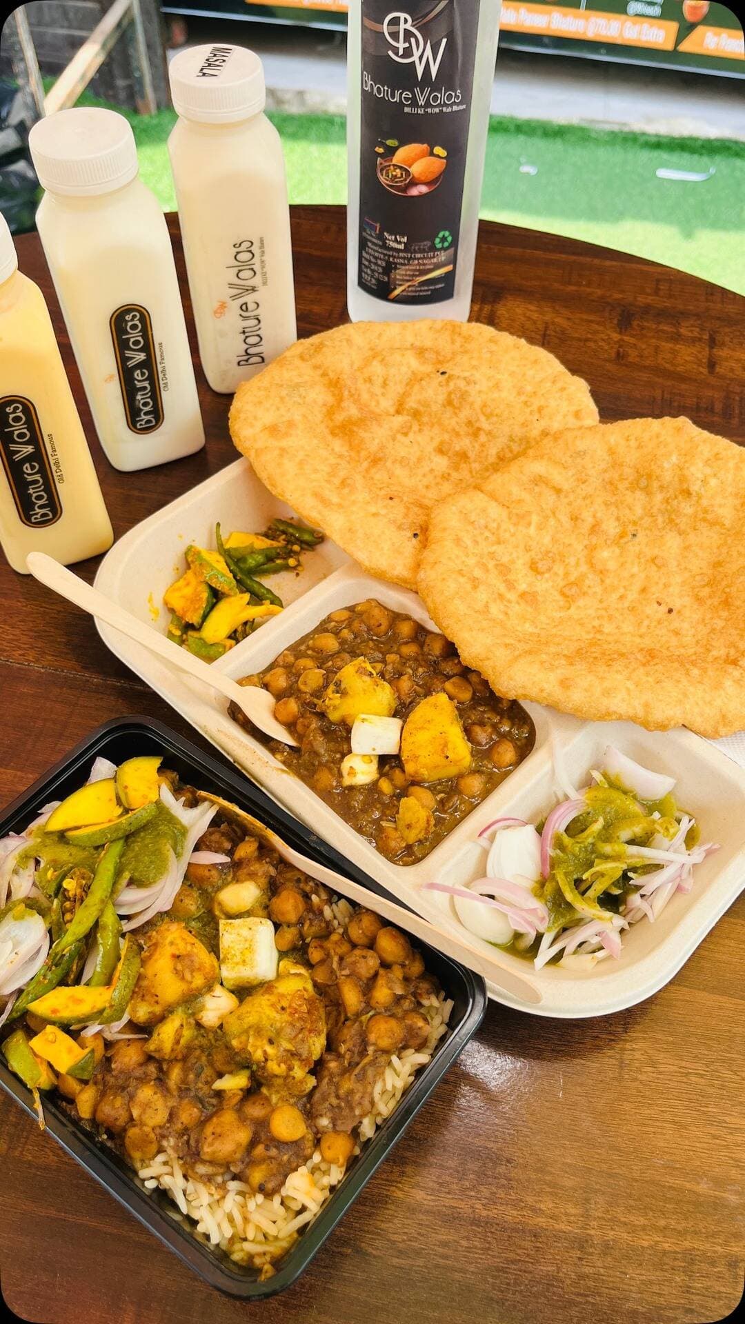 Crispy bhature, chatpate chole & a paneer-loaded surprise inside! 🤤🔥
That first bite of their Paneer Bhature was enough to make me a fan! And with a chilled sweet lassi on the side… **proper Delhi wala comfort food! ❤️🔥**
📍 Bhature Wala, Bharat Nagar
Tag that friend who can never say no to Chole Bhature!
#cholebhature #delhistreetfood #viralreels #delhifood #vegetarian
