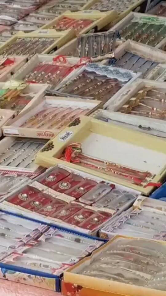 #यमुनानगर क्षेत्र में #रक्षाबंधन_पर्व की रौनक फीकी, दुकानदार मायूस..!
#prayagrajnews #yamunanagar