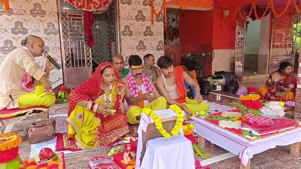 पोठिया शिव मंदिर में गूंजे हर-हर महादेव के जयकारे, नंदी महाराज की विधिवत प्राण प्रतिष्ठा संपन्न। श्रद्धा और आस्था से भक्तिमय हुआ मंदिर परिसर। 🙏
#viral #trending #reels #reelitfeelit #reelsindia #reelsinstagram #instareels #viralvideo #explore #explorepage #foryou #fyp #trendingreels #reelkarofeelkaro #publicreels #dailyreels #newsreel #indiaviral #viralposts #instaviral #instadaily #reelsofindia #viraltoday #creatorspotlight #influencerindia #shortvideo #desireels #hitsreels #boostreels #reelpower