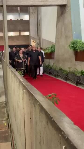 हरियाणा विधानसभा में काले कपड़े पहन कर पहुंचे कांग्रेस विधायक