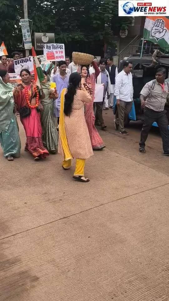 प्याज-टमाटर की माला, शक्कर की चुटकी से सिहोरा में कांग्रेस का महंगाई पर तंज बाबाताल से एसडीएम कार्यालय तक पैदल मार्च, राष्ट्रपति के नाम एसडीएम को सोपा ज्ञापन