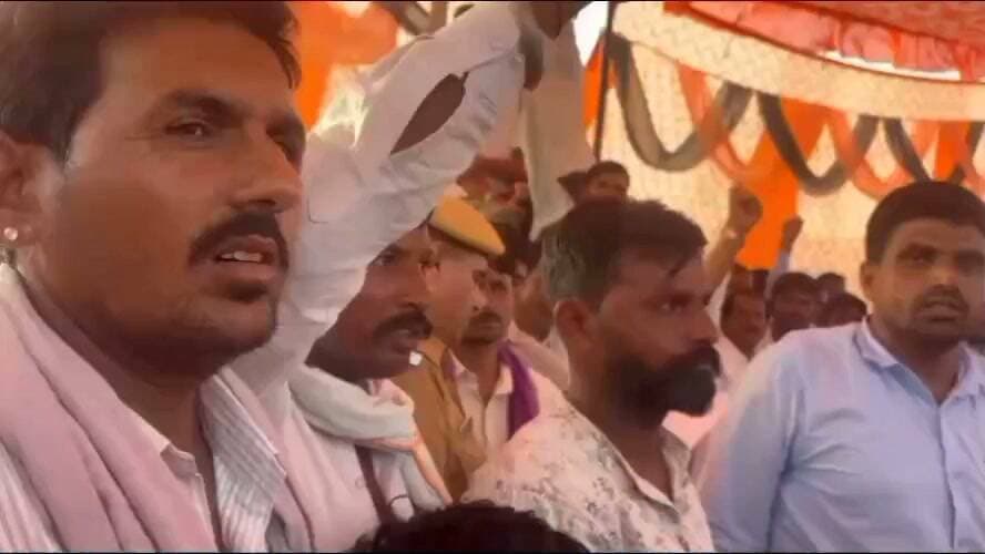 बज्जु के किसानो ने पानी के लिए विरोध प्रदर्शन कर धरना दिया