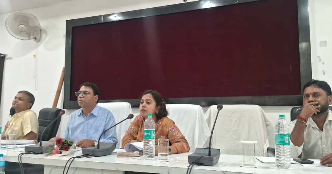 जिला पंचायत सीईओ रोमा श्रीवास्तव ने किया उदयपुर विकासखण्ड का सघन दौरा
विभागों के साथ अभिसरण कर गतिविधियों को बढ़ाने पर दिया जोर
@chhattisgarhcmo @dpr.chhattisgarh @prdcggov