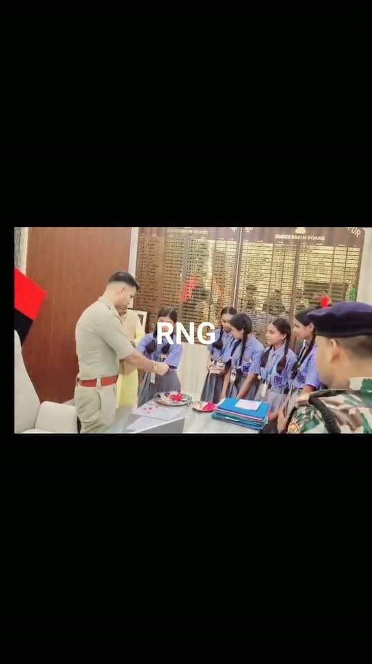 रक्षाबंधन के मौके पर RPS पब्लिक स्कूल, सहयोगी नगर की छात्राएं भोजपुर के अधिकारी श्री अवधेश दीक्षित के ऑफिस पहुंचीं और उनकी कलाई पर राखी बांधी। अधीक्षक अधिकारी ने कहा, "खूब मन लगाकर पढ़ाई करो ताकि तुम अपने लक्ष्य हासिल कर सको।" RPS स्कूल के चेयरमैन श्री भरत सिंह सहयोगी ने "बेटी पढ़ाओ, बेटी बचाओ" का संदेश दिया और लड़कियों की सुरक्षा का संकल्प लिया। इससे पहले, RPS पब्लिक स्कूल की छात्राओं ने स्कूल के बच्चों को राखी बांधी और उनकी सुरक्षा का संकल्प लिया। स्कूल के सेक्रेटरी श्री सुबोध सिंह ने कहा कि रक्षाबंधन भाई-बहन के प्यार का त्योहार है, जिससे स्कूल समाज के साथ प्यार के धागे से बंध जाएगा।