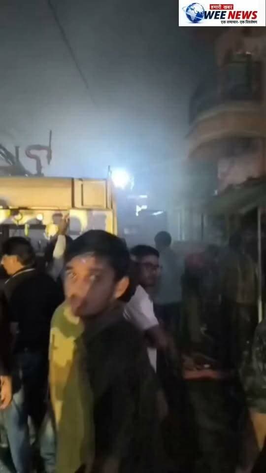 सिहोरा के कटरा मोहल्ला में पूजा का दिया पलटने से घर में लगी आग, गृहस्थी का सामान जलकर हुआ खाक देखें VIDEO