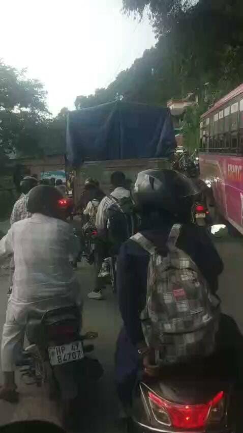 चंबा --सूरडा के पास जमुहार जीरो से लेकर टीवी वार्ड तक जाम लगने की समस्या बन लोगों की परेशानी का कारण