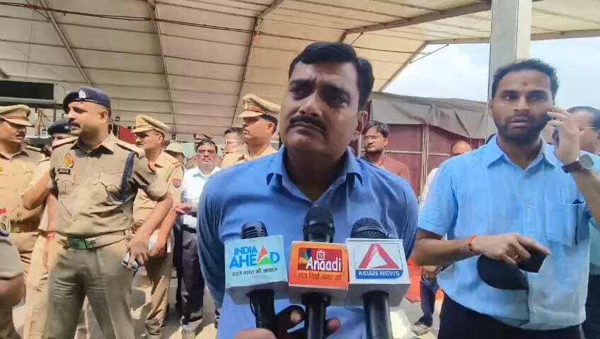 29 अगस्त को मझौली राज में मुख्यमंत्री के कार्यक्रम स्थल का आयुक्त द्वारा किया गया निरीक्षण