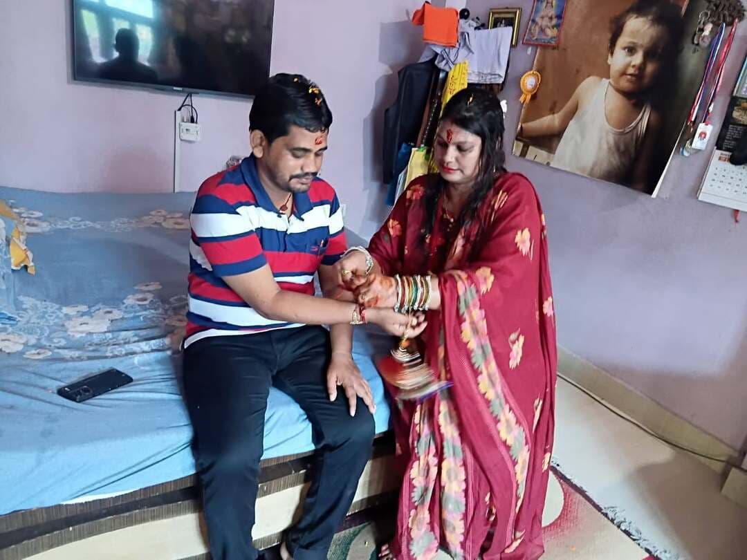 आप सभी देशवासियों को रक्षाबंधन पर्व की हार्दिक बधाई एवं शुभकामनाएं