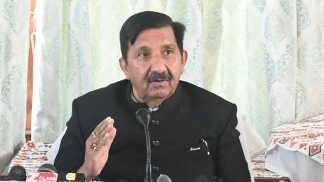 15 वर्ष पुरानी गाड़ी का चालान नहीं, सदन में बोले उपमुख्यमंत्री मुकेश अग्निहोत्री, कांट्रैक्ट कैरिएज ऑपरेटरों को राहत