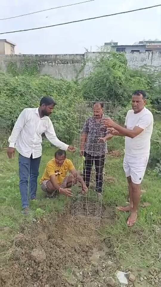 सवाई माधोपुर हाउसिंग बोर्ड श्याम वाटिका में राखी के पावन पर्व पर पौधारोपण कार्यक्रम 28 अगस्त 2026 । 51 पौधे लगाने का लक्ष्य रखा है। दूसरे फेज में 11 पौधे लगाए गए। इस दौरान रघुवीर मित्तल, मुकेश चौधरी , भोलाराम गुर्जर, पूर्व पार्षद चंदन सिंह नरूका , उदय प्रताप सिंह ,राकेश अग्रवाल , हेमराज गौतम,दीपक अग्रवाल आदि मौजूद रहे।
,#S.P Sawai Madhopur, #PWDvibhagSawaiMadhopur, #CMO Jaipur, #railway department Sawai Madhopur #DRM Kota #Forest department Sawai Madhopur #bijali vibhag Sawai Madhopur #PWD mantri Diya Kumari, #श्याम वाटिका #कनक वाटिका, #हाउसिंग बोर्ड सवाई माधोपुर #NagarParishadSawai Madhopur Ayukt #C.M Jaipur, #SawaiMadhopur vidhayak aur krishi mantri Kirodi Lal Meena, #bijli vibhag Sawai Madhopur
#videoviral, #Facebook Page