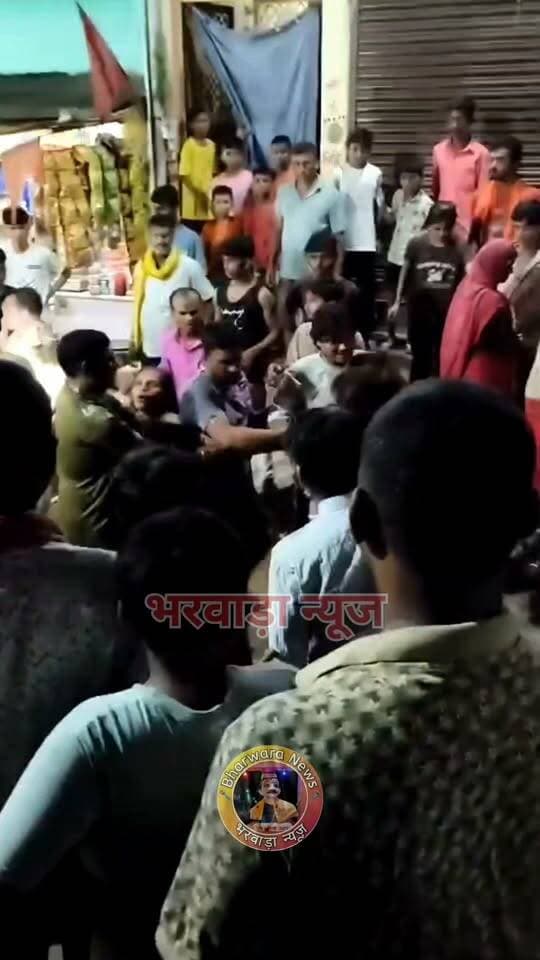 शराब के नशे में हंगामा कर रहे युवक ने डायल-112 टीम पर किया हमला, चार पुलिसकर्मी घायल
#Darbhangapolice