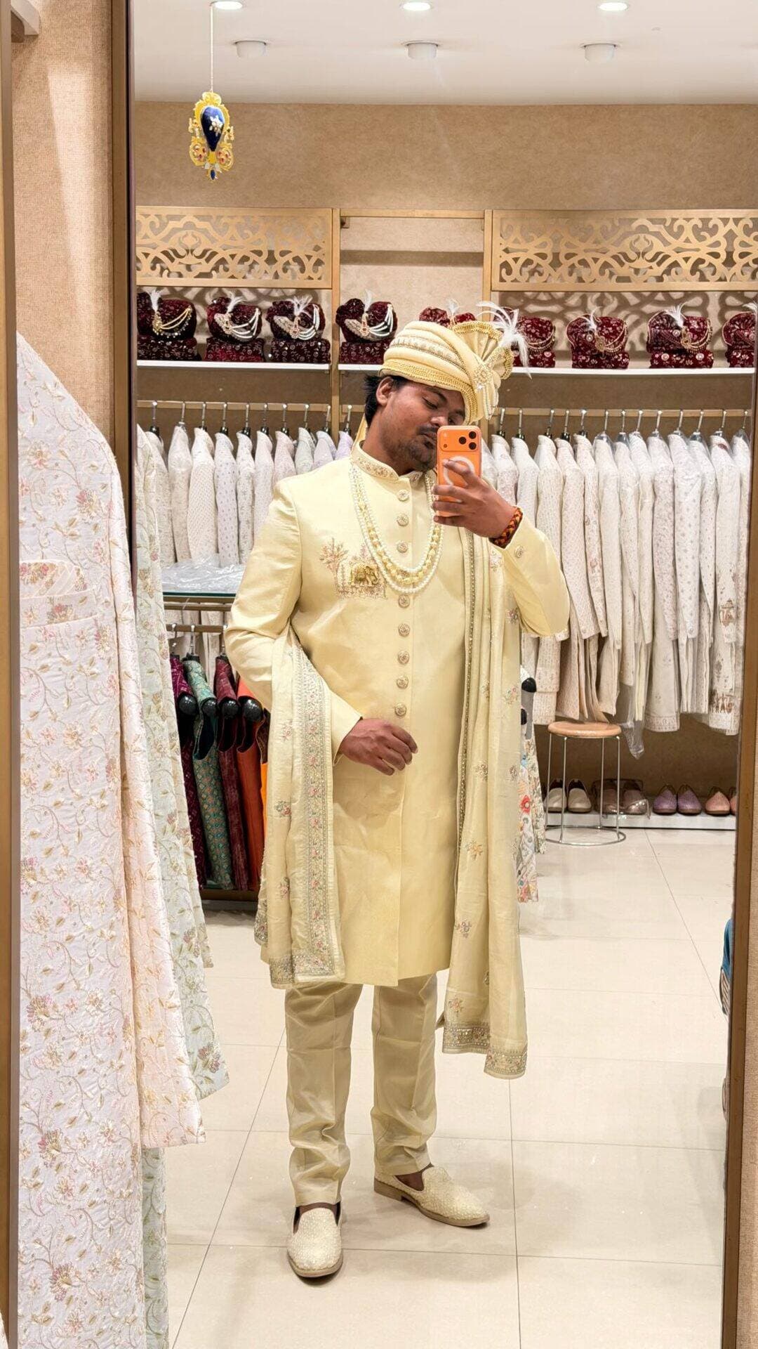 Banaras ka asli royal Swayamvar 💫 @theswayamvarvaranasi
Jahan har sherwani banaye aapko sabse khaas 👑✨
Latest Indo-Western, Designer Sherwani, Jodhpuri & Premium Wedding Collection — sab ek hi jagah 🔥
Ab shaadi ho ya reception, nazrein sirf aap par rukengi 😌
📍The Swayamvar
Banaras walon ka premium wedding destination ❤️