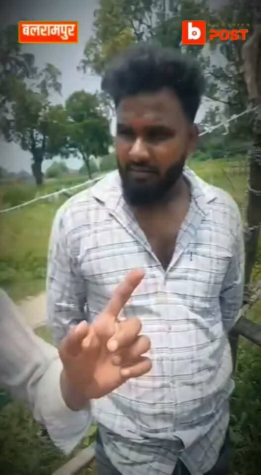 विद्यालय परिसर में जलभराव से बच्चे, शिक्षक-शिक्षिकाएं और ग्रामीण परेशान
बलरामपुर। विकास खंड सदर की ग्राम पंचायत विशुनापुर के मौजा फुलवरिया स्थित पूर्व माध्यमिक विद्यालय अंग्रेजी माध्यम में जलभराव और गंदगी की समस्या बनी हुई है। इससे बच्चों के साथ शिक्षक-शिक्षिकाएं और ग्रामीण भी परेशान हैं। ग्रामीणों ने विद्यालय परिसर में जलभराव का वीडियो बनाकर सोशल मीडिया पर वायरल किया है और जिला प्रशासन व शिक्षा विभाग से समस्या के समाधान की मांग की है।
ग्रामीणों का कहना है कि विद्यालय परिसर में जल निकासी की समुचित व्यवस्था नहीं की गई है। परिसर में न तो जमीन का समतलीकरण कराया गया और न ही जल निकासी के लिए आवश्यक पत्थरीकरण अथवा अन्य कार्य किए गए। विद्यालय के मैदान में भी बारिश का पानी जमा है, जिससे बच्चों और शिक्षक-शिक्षिकाओं को परेशानी हो रही है।
वहीं, ग्राम प्रधान नाजिर ने बताया कि नाले की सफाई और मरम्मत को लेकर जिलाधिकारी को प्रार्थना पत्र दिया जा चुका है। उनका कहना है कि जल निकासी की समस्या के समाधान के लिए प्रशासन को अवगत कराया गया है।