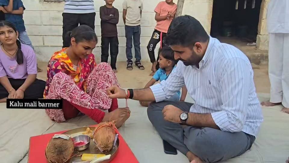 दोनों #हाथों से #दिव्यांग बहिन #लीला ने बांधी शिव MLA #रविंद्र सिंह को #राखी।
Ravindra Singh Bhati