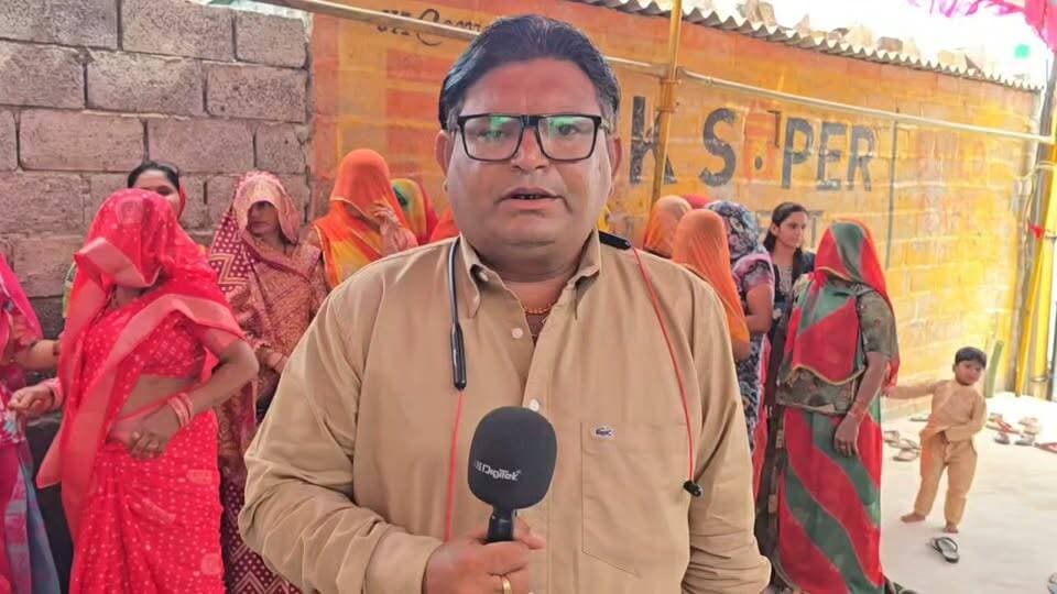 बाड़मेर वार्ड संख्या 55 में भीम सिंह परिहार के समर्थन में उतरी महिलाएं।