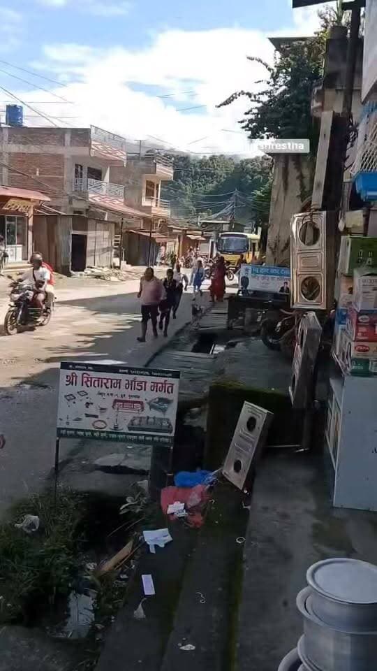 पल भर में उजड़ गया नेपाल में सब
