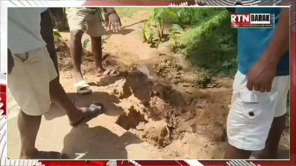 নির্মাণের এক সপ্তাহের মধ্যে ভাঙছে রাস্তা, বর্নীব্রিজ এলাকায় ক্ষোভ