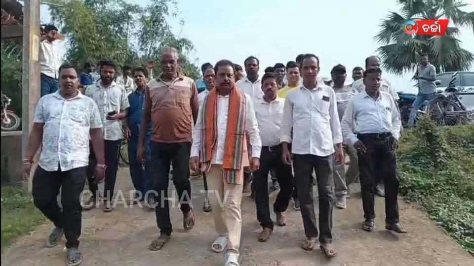 ମୁଖ୍ୟମନ୍ତ୍ରୀ ରିଲିଫ ଫାଣ୍ଠି ସାମଗ୍ରୀ ବଂଟନ କଲେ ରାଜ୍ୟ ବିଜେପି ମୁଖପାତ୍ର ମନୋଜ ମହାପାତ୍ର || charchatv