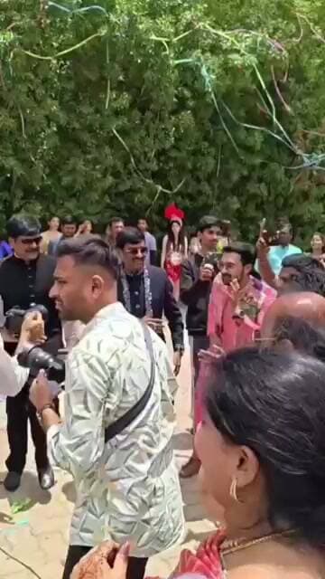 నాటు నాటు పాటకు స్టెప్పులతో అదరగొట్టిన గుంతకల్ మాజీఎమ్మెల్యే కొట్రికే మధుసూదన్ గుప్తా బ్రదర్స్#ksktv
