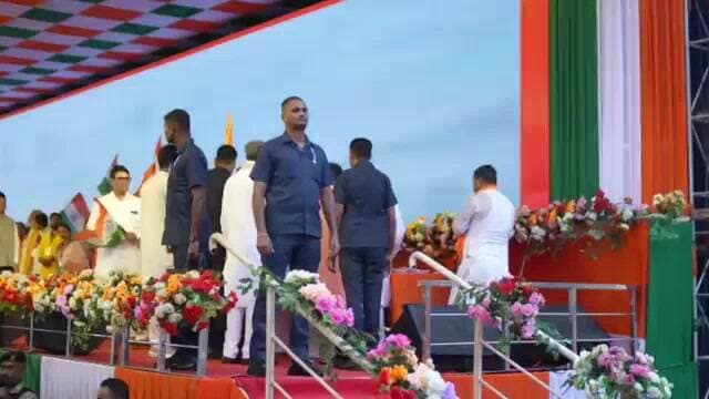 LIVE : ভারতমাতার বন্দনায় ১০ হাজার কন্ঠে একত্রে বন্দেমাতরম্ গান | যাদবপুর | Suvendu Adhikari Download the app → goliveindia.in/download
#goliveindia