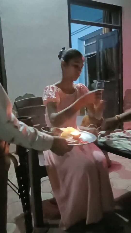 आप सभी को भाई-बहन के अटूट प्रेम और विश्वास के पावन पर्व रक्षाबंधन की हार्दिक शुभकामनाएं। 🌸🙏❤️
यह पवित्र पर्व आपके जीवन में सुख, समृद्धि, खुशियां और अपनों का प्यार लेकर आए।
रक्षाबंधन की बहुत-बहुत शुभकामनाएं! 🎉🥰
#रक्षाबंधन #RakshaBandhan #हार्दिकशुभकामनाएं #भाईबहन #rajkumarpatoudinews