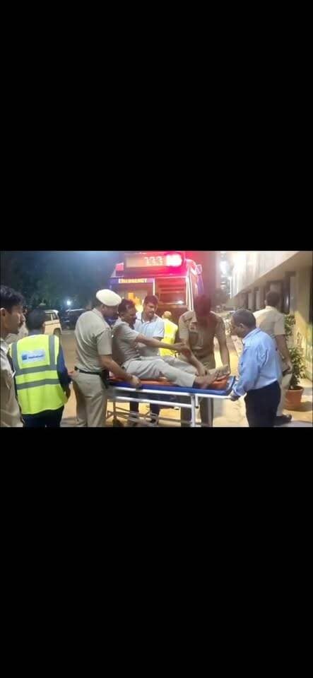 पुलिसकर्मियों को टक्कर मारकर भागा वाहन, मल्ला मोड़ हादसे में 4 घायल, चालक गिरफ्तार
अज्ञात वाहन की टक्कर से 4 घायल, होमगार्ड जवान का पैर टूटा
#pinjore #kalka #panchkula #news #haryana