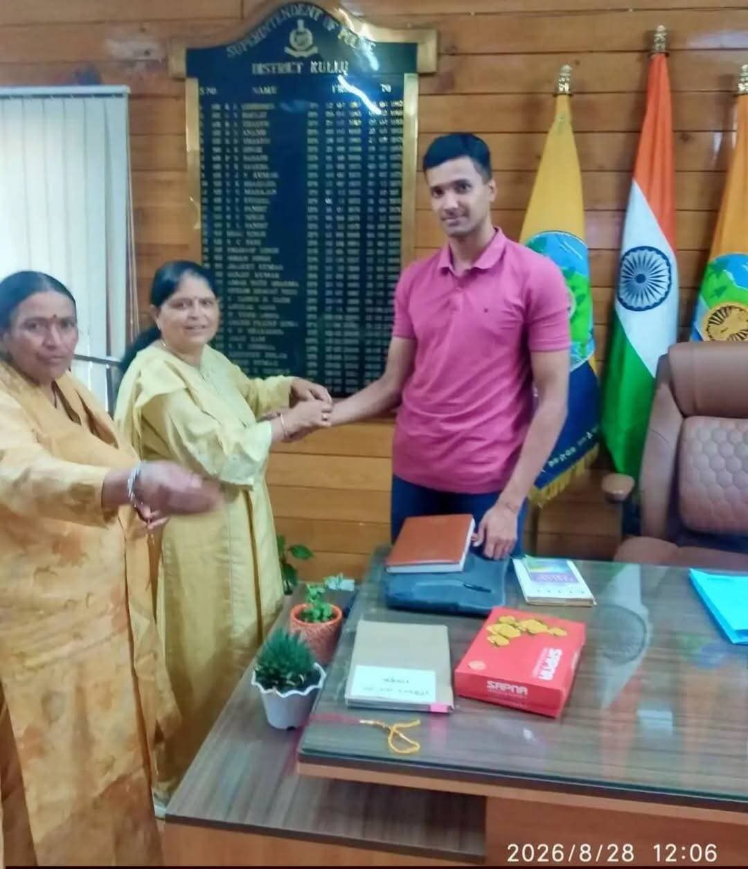 कुल्लू योग वेदांत सेवा समिति द्वारा कुल्लू में रक्षा बंधन कुछ इस तरह से मनाया गया