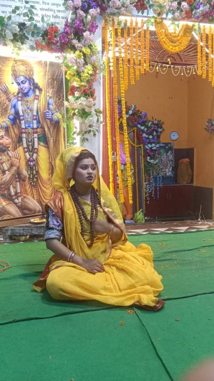 झूलन महोत्सव 2026 के छठे दिन श्री श्री 108 महावीर मंदिर सुरसंड थाना रोड सुरसंड मंदिर के पुजारी जी श्री कुणाल रौनियार श्री कृष्ण कुमार बाबुल और श्री अमर जी ढोलकिया और श्री परझन ठाकुर श्री हरि ठाकुर श्री रणधीर कुमार गुप्ता श्री नवीन ठाकुर श्री संतोष कुमार ठाकुर श्री संतोष कुमार चाऊमिन श्री हनुमान जी प्रिंस कुमार महिला संग के समस्त सदस्य गण जो यह झूला महोत्सव 15 दिन लगातार रक्षाबंधन तक मनाया जाएगा जय श्री राम 🙏🏻🙏🏻
फोटो वीडियो : कुणाल रौनियार