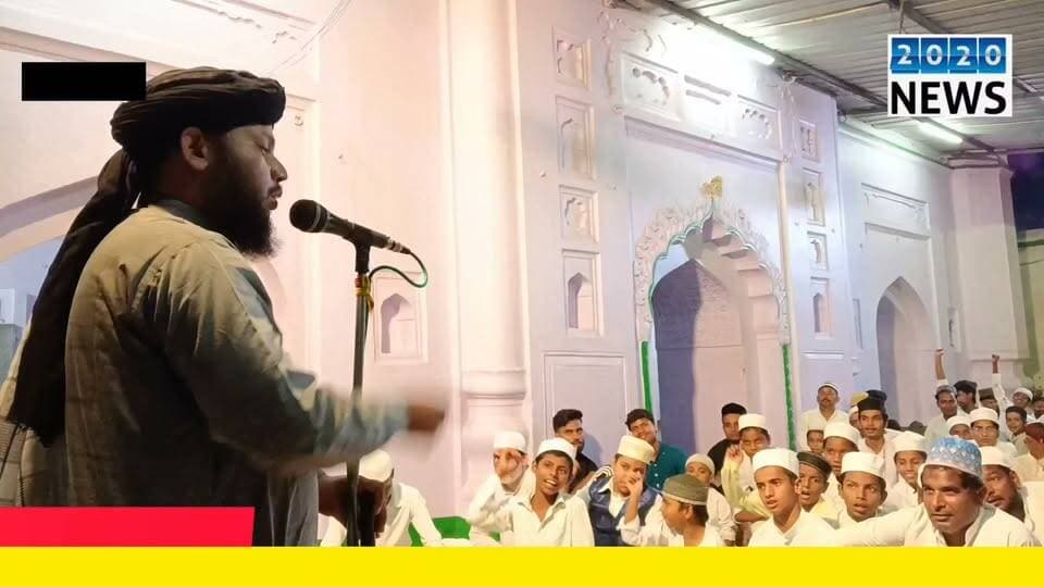 पटना राजधानी के मनेर स्थित महिनावा बड़ी मस्जिद के परिसर में ईद-उल-मिलादुन्नबी, पैगंबर हजरत मोहम्मद साहब की जयंती के अवसर पर जलसा हुआ आयोजन, जलसा के दौरान काफी संख्या में लोग हुए शामिल, मौके पर सैयद आसिफ अहमद, मोहम्मद नदीम, मोहम्मद रुस्तम, सैयद काशिफ अहमद, मोहम्मद इरफान, परवेज आलम, मोहम्मद रिंकू, तोहिद, सोनू सहित मौलाना व इमाम शामिल रहे. #eidulmiladunnabi #Celebration #mehdawabadimasjid #manerpatna #bihar