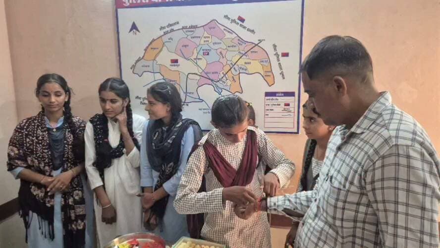 रणजीतपुरा पुलिस थाने में रक्षाबंधन का त्यौहार बड़ी धूमधाम से मनाया