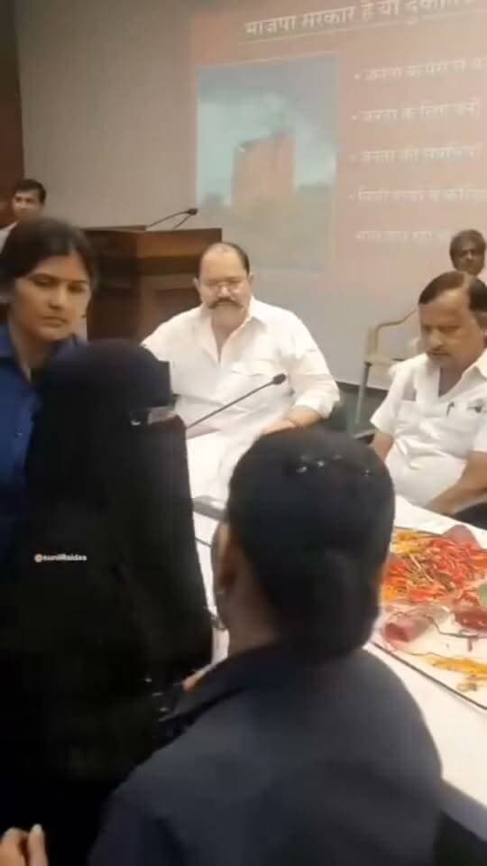 पूर्व मुख्यमंत्री अखिलेश यादव का सौहार्दपूर्ण कार्यक्रम।