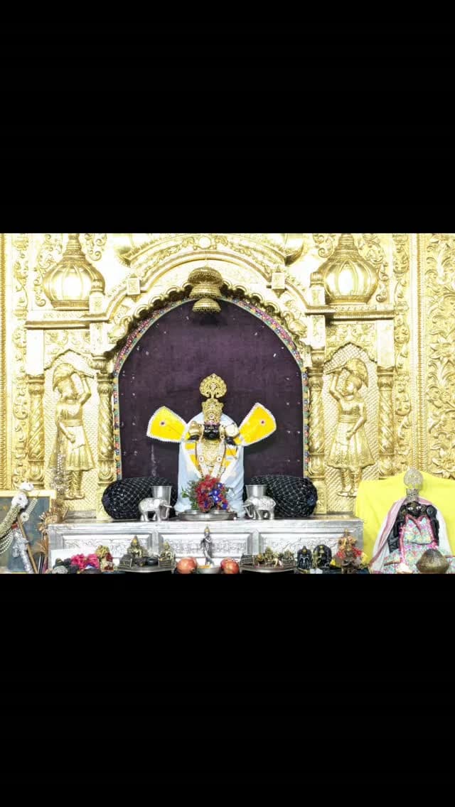 🌺 श्री सांवरिया सेठ जी के मंगला आरती दर्शन 🌺
🙏 प्रभु सांवलिया सेठ की जय हो!
✨ आज के पावन मंगला आरती दर्शन से अपने दिन की शुभ शुरुआत करें।
💐 सेठ जी का आशीर्वाद आप सभी भक्तों पर सदैव बना रहे।
जय श्री सांवरिया सेठ! 🙏❤️