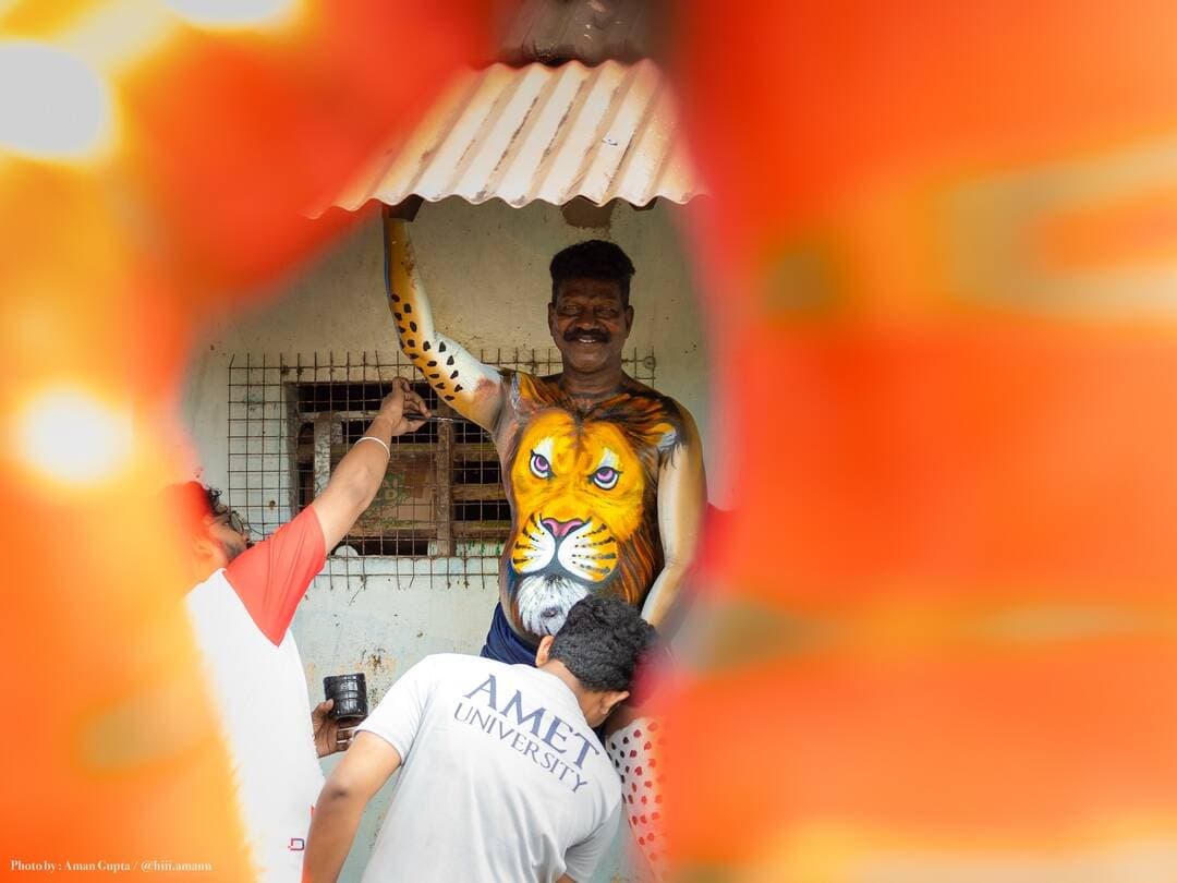 Before the drums and the roar, comes the transformation. ЁЯРЕЁЯОи
Pulikali begins with hours of intricate body painting, turning performers into vibrant tigers for KeralaтАЩs iconic Tiger Dance. ЁЯзб
Shot on @sonyalpha ЁЯУ╕
#createwithsony #pulikali #keralam #photographer #sonyalpha