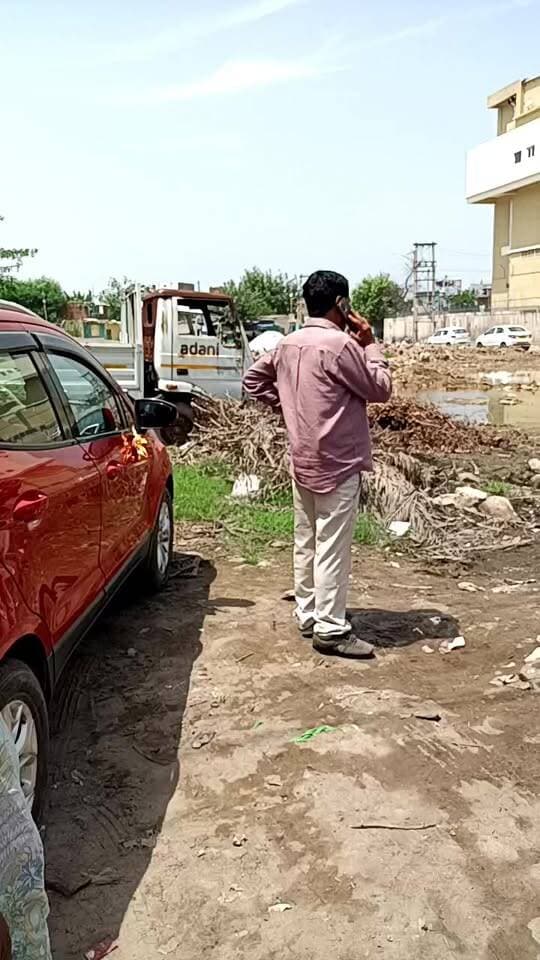 रेडिसन होटल के पास निगम कर्मचारियों का हंगामा, कूड़ा उठाने पहुंची टीम को कर्मचारियों ने रोका.....