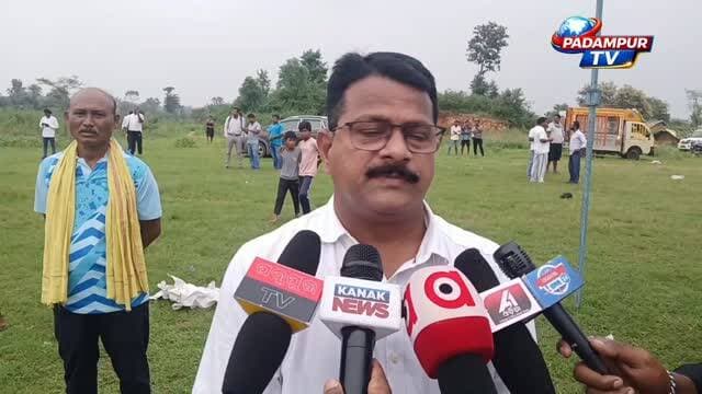 ପୂର୍ବତନ ବିଧାୟକ ତଥା ବରିଷ୍ଠ କଂଗ୍ରେସ ନେତା ସତ୍ୟଭୂଷଣ ସାହୁଙ୍କ ପାର୍ଥିବ ଶରୀର ଜନ୍ମମାଟିରେ ପହଞ୍ଚିବା ପରେ ଶୋକାକୁଳ ପରିବେଶ ।
ତାଙ୍କ ଅନ୍ତିମ ଯାତ୍ରାରେ ହଜାର ହଜାର ଲୋକ ବରିଷ୍ଠ ସାମ୍ବାଦିକ ରବି ପଣ୍ଡା ଙ୍କ ପ୍ରତିକ୍ରିୟା ।