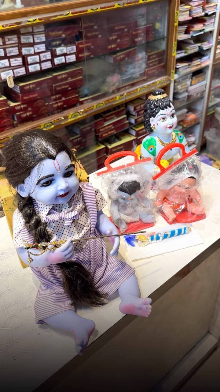 जन्माष्टमी की तैयारी हो गई क्या कोटा वालों? 😍🙏🦚
लड्डू गोपाल जी के श्रृंगार से लेकर पूजा-पाठ तक का पूरा सामान मिलेगा यहाँ! ❤️✨
📍 1-NA-14, Teachers Colony, Keshavpura, Chouth Mata Mandir के पास, Kota
