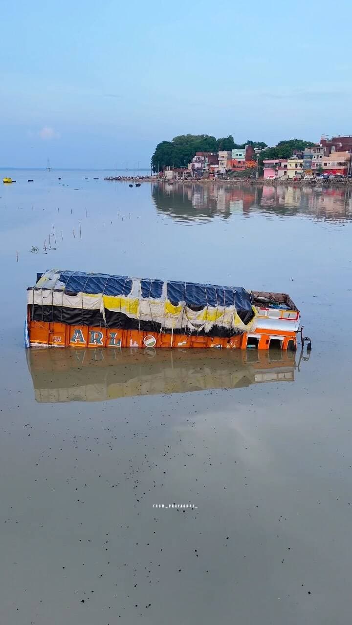 ЁЯУНBakshi Bandh , Prayagraj
Follow :- @from_prayagraj_
#fromprayagraj #prayagraj #flood #floodalert