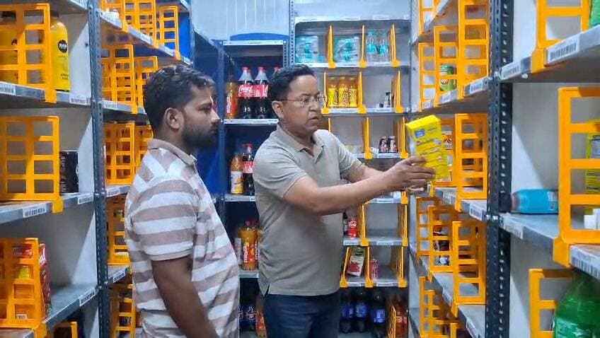 BIG BREAKING:मैकडोनाल्ड पर खाद्य सुरक्षा विभाग का बड़ा एक्शन! वरिष्ठ खाद्य सुरक्षा अधिकारी दिलीप जैन की टीम ने पकड़ा खराब प्याज, मीट-आइसक्रीम की बिक्री पर रोक - Bahadrabad News
=================
_*पूरी ख़बर पढ़ने के लिए नीचे दी गई ब्लू लाइन पर क्लिक करें।*_
👇👇
https://bahadrabadnews.com/big-breaking-big-action-of-food-safety-department-on-mcdonalds-team-of-senior-food-safety-officer-dilip-jain-caught-spoiled-onion-meat-and-ice-cream/
*"बहादराबाद न्यूज़/ की खबरे व्हाट्सएप पर पाने के लिए ग्रुप से जुड़े.. क्लिक करे!*👇
https://chat.whatsapp.com/JRJhdKtAfvYEyJxTAHmU0W
=================
_*News by -SHAJAD ALI*_