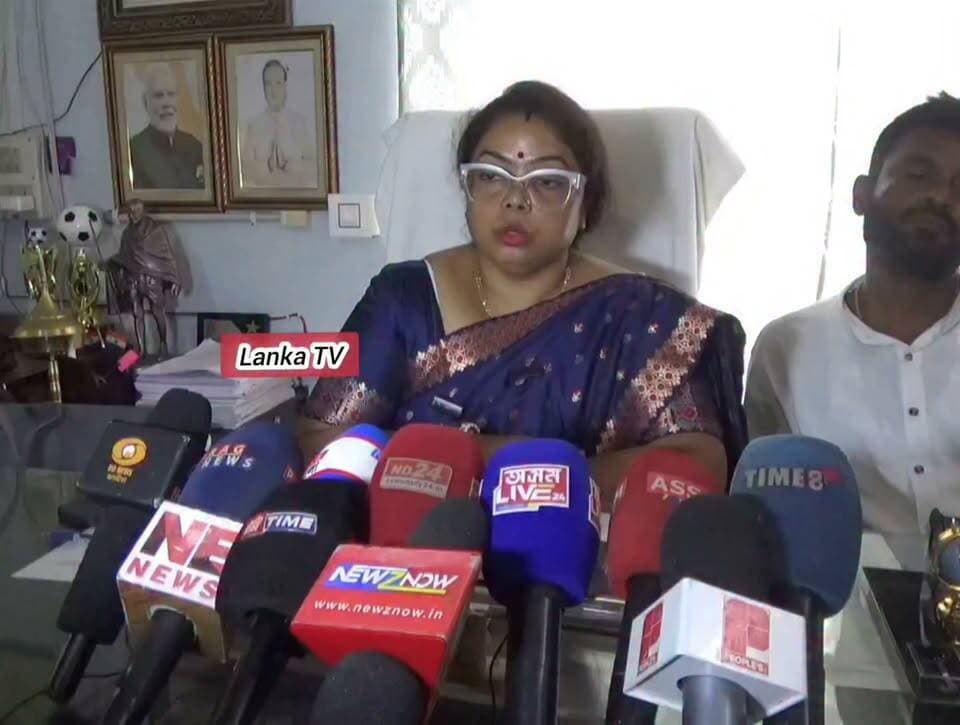 ময় বিধায়ক শিলাদিত দেবৰ ফোন কৰা নাই মোক হে তেখেতে ফোন কৰি মোৰ দাদা তথা জেষ্ঠ বিজেপি কৰ্মী অসুস্থ খবৰ লৈছে ।