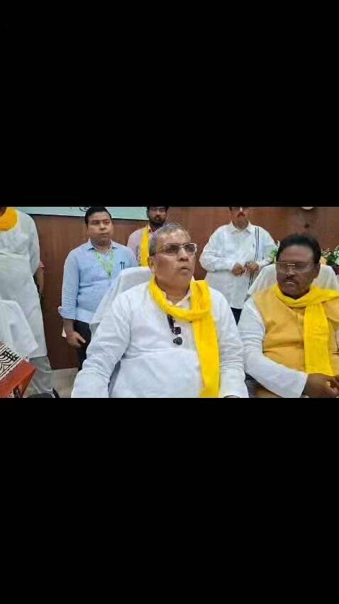 #गाजीपुर।
यूपी के मंत्री ओमप्रकाश राजभर का बयान।
अखिलेश यादव की अब कमल कीचड़ में नही खिलेगा की टिप्पणी पर दी प्रतिक्रिया।
क्या उनके सिर पर खिलेगा-ओमप्रकाश राजभर।
अखिलेश जी मानसिक संतुलन खो बैठे है-ओपी राजभर।
मौलाना द्वारा उनकी पत्नी पर अभद्र टिप्पणी की गई-ओपी राजभर।
वो अपनी पत्नी के साथ खड़े नही हैं तो प्रदेश की महिलाओं के साथ क्या खड़े होंगे-ओपी राजभर।
वो खुद को कृष्ण का वंशज कहते है-ओपी राजभर।
मौलाना ने कृष्ण को पांच वक्त का नमाजी बता दिया वो चुप्पी साधे रहे-ओपी राजभर #GhazipurNews #Ghazipurup61