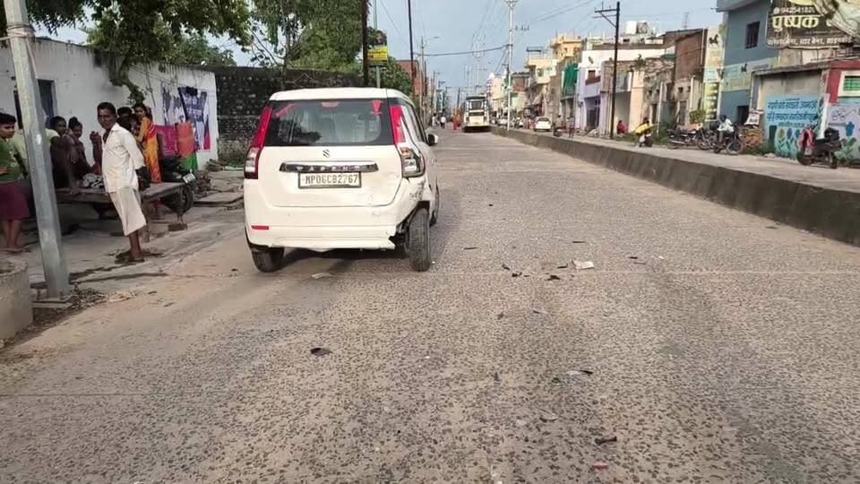 पोस्टमार्टम हाउस चौराहा पर कुछ वाहनों को टक्कर मारकर भागी कार, डॉक्टर की कार को भी ठोका👇
