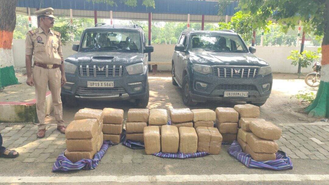 आटा थाना एवं स्वाट/सर्विलांस की संयुक्त टीम की कार्यवाही में 04 अन्तर्राज्यीय गांजा तस्कर गिरफ्तार, कब्जे से 2 कुंतल 27 किलो ग्राम अवैध गांजा बरामद, अनुमानित कीमत 70,00,000/- रुपये (सत्तर लाख रुपये)!!