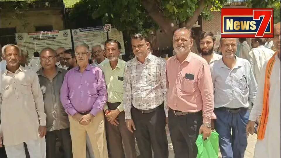 वार्ड नंबर 10 के प्रत्याशी ने किया नामांकन, समर्थकों में दिखा उत्साह