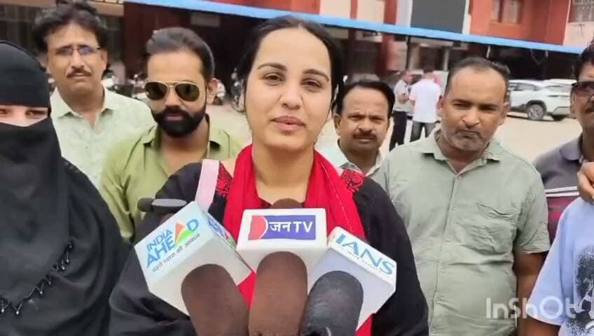 #बारां
बारां-नगर निकाय चुनाव 2026, कांग्रेस पार्टी ने प्रत्याशीयों की अभी तक नही की आधिकारिक लिस्ट जारी, लेकिन प्रत्याशीयों को ऊपर से हुआ नामांकन का इशारा,
बारां नगर परिषद के लिए नंबर 16, 48, 56 से भरे नामांकन, अब बारां नगर परिषद के लिए नामांकन करने वाले प्रत्याशी क्या बोल रहें हैं..... ?? जरा सूनिए....
शहर कांग्रेस बारां #बारांकांग्रेस #बारां #बारांनिकायचुनाव
#election #WardParshad
