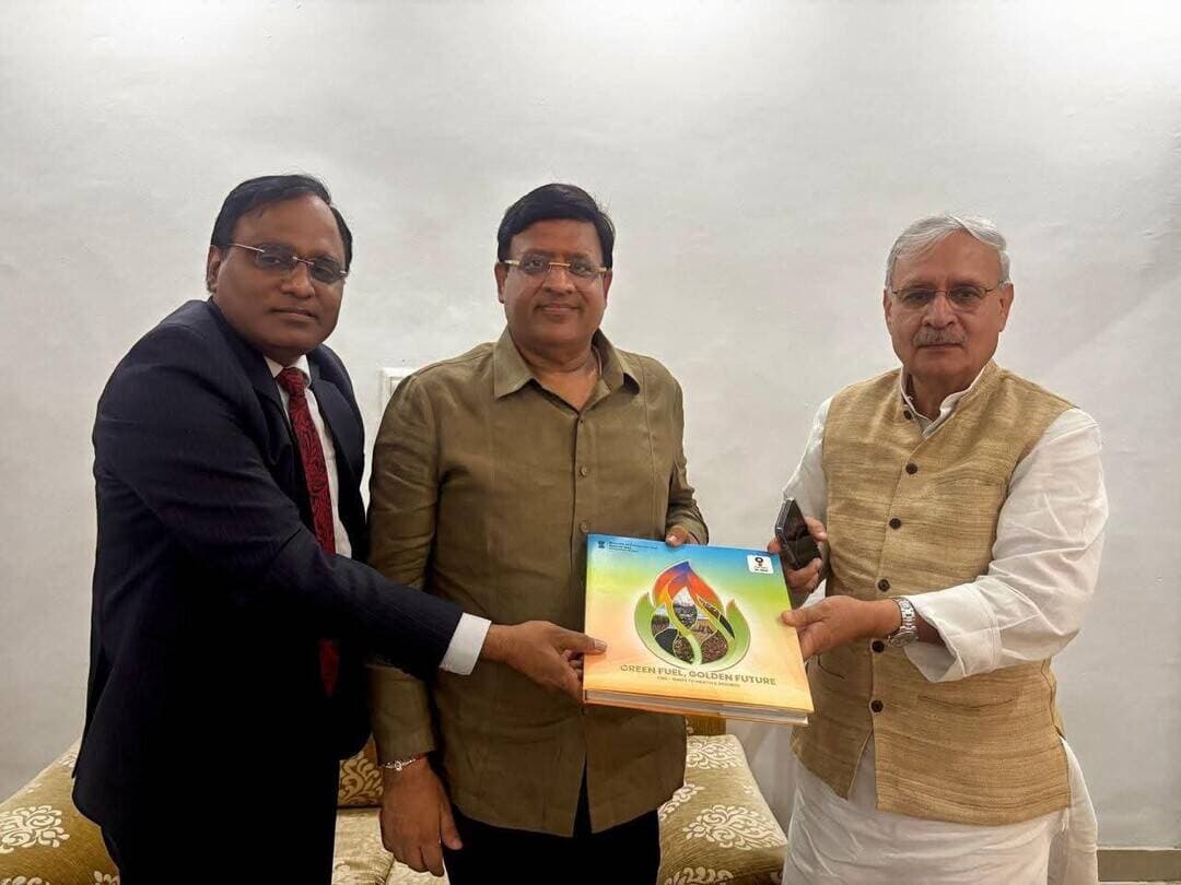 आज नूंह में मुख्यमंत्री श्री नायब सिंह सैनी जी की उपस्थिति में शहरी स्थानीय निकाय, हरियाणा एवं ऑयल ग्रीन एनर्जी लिमिटेड के बीच अंबाला, हिसार, फरीदाबाद और गुरुग्राम में 4 वेस्ट-टू-एनर्जी प्लांट्स स्थापित करने हेतु MoU पर हस्ताक्षर किए।
यह परियोजना कचरा प्रबंधन को बेहतर बनाने के साथ हरियाणा में हरित ऊर्जा के उत्पादन को बढ़ावा देगी।
Narendra Modi Bharatiya Janata Party (BJP) Nayab Saini BJP Haryana PMO India Press Information Bureau - PIB, Government of India