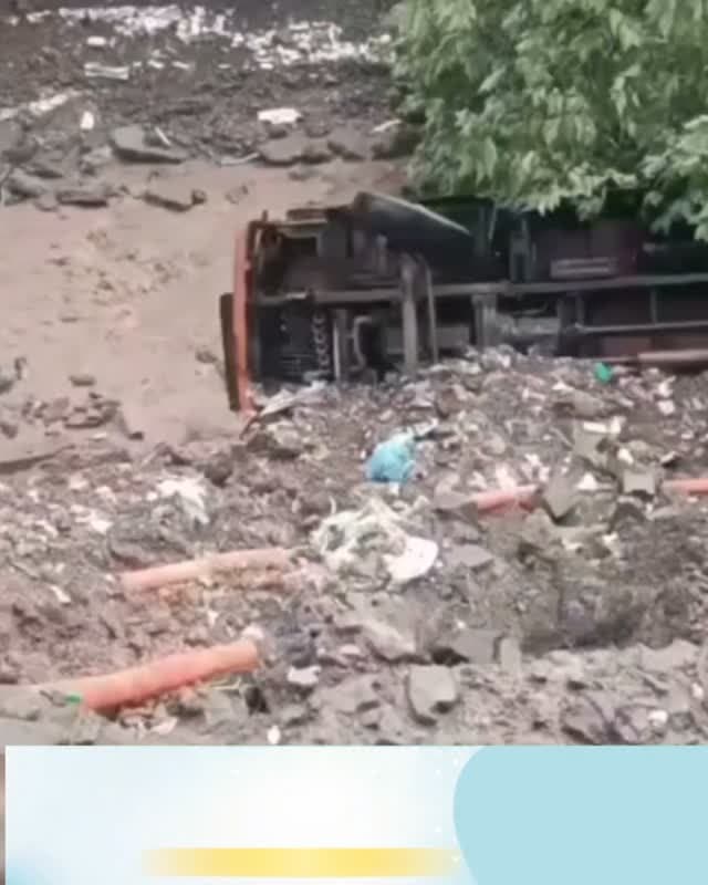 हिमाचल - परवाणू में तेज बारिश से फिर मची तबाही, सड़क धंसी, नाले में गिरा ट्रक... 👇🏻
Dhn24×7 Daily Himachal News Himachal Pradesh Police