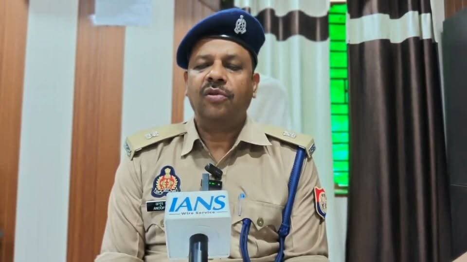मधुबन में एक नाम से दो पासपोर्ट का मामला,नाम और जन्मतिथि बदलकर पासपोर्ट बनवाने का आरोप |