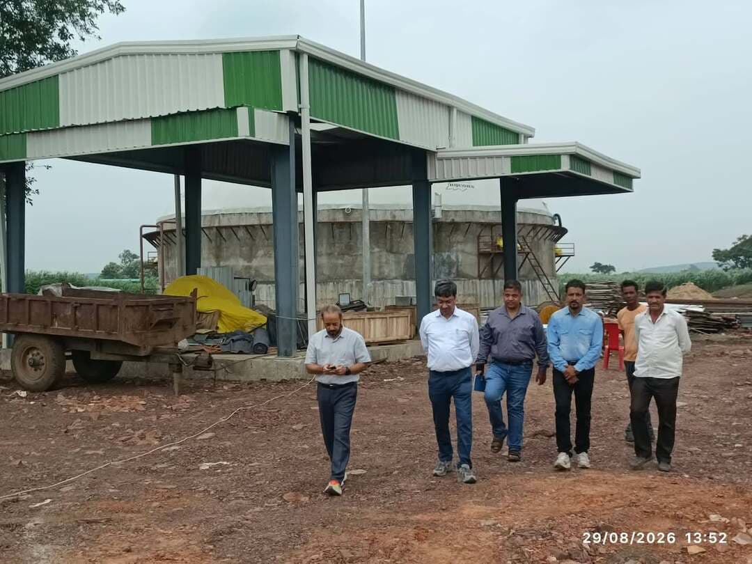 सहाकरिता विभाग के प्रमुख सचिव ने नेपियर ग्रास प्लांट का किया निरीक्षण
–––
मुख्यमंत्री जन-विश्वास अभियान के तहत 29 अगस्त को सहकारिता विभाग के प्रमुख सचिव श्री डीपी अहूजा द्वारा सांची जनपद में सलामतपुर समिति अंतर्गत नेपियर ग्रास प्लांट का निरीक्षण किया गया। इस दौरान उन्होंने किसानों से संवाद करते हुए नेपियर ग्रास लगाने से होने वाले लाभ के बारे में विस्तार से चर्चा की। साथ ही अधिकारियों से भी प्लांट के संचालन के बारे में जानकारी ली। इस दौरान सहकारिता विभाग के संयुक्त आयुक्त तथा अन्य अधिकारी भी साथ रहे।
#Raisen Jansampark Madhya Pradesh JDjansampark Bhopal Collector Office Raisen