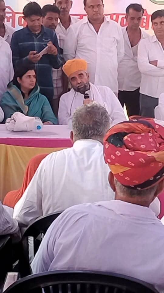 पूर्व सांसद बद्रीराम जाखड़ ने कहा में भोपालगढ़ चुनाव नहीं लडूंगा,आपके साथ रहूंगा!!👍👌💐
Shivkaran Saini Bhopalgarh Rajesh Jakhar Mla Geeta Barwar JP Deora Govind Singh Dotasra Badri Ram Jakhar सलीम ठेकेदार Sangeeta Beniwal Munni Devi Godara Deepak Jakhar