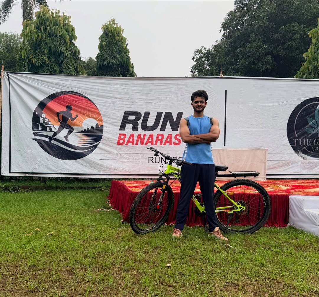 Such a great experience again 10km completed, after an age’s maine cycling ki hai,
Muscle memory badi jabrdast chiz hoti hai,
@runbanaras #sunday #fitnesslife #cycling